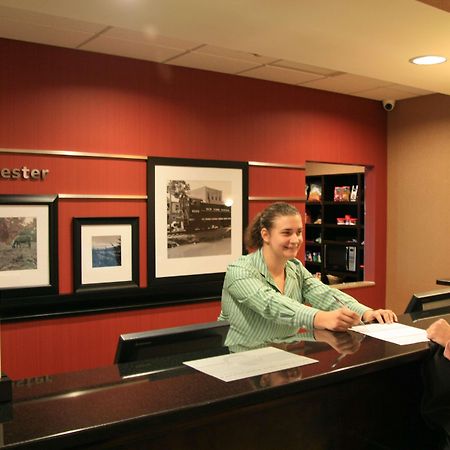 Hampton Inn & Suites Rochester-North Beltér fotó